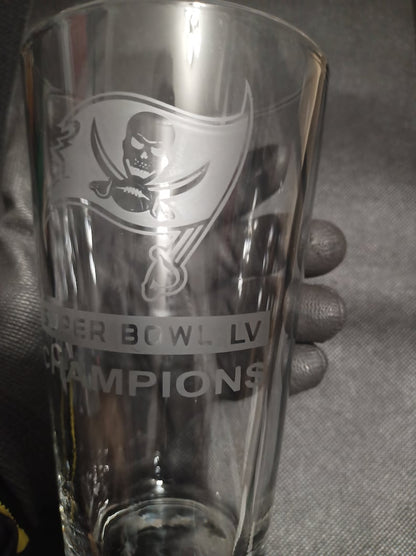 SET Tampa Bay Buccaneers Super Bowl LV Champions 55 - 2021 Custom Pint Beer Glasses Etched Drinkware 16 oz. Drinking Glass