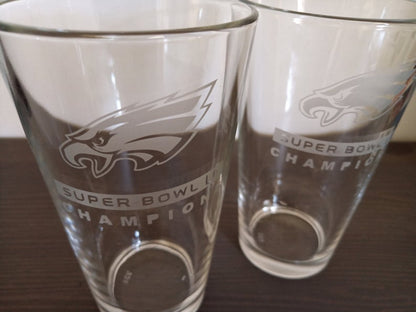 SET Philadelphia Eagles Super Bowl 52 Champions Pint Glasses Etched Tumbler Drinkware 16 oz. Cocktail Mixing Glass